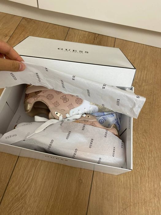 Кроссовки Guess оригинал