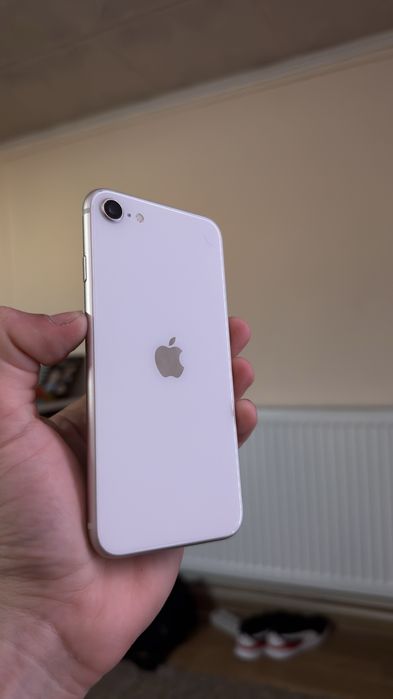 Vand / schimb iPhone SE 3