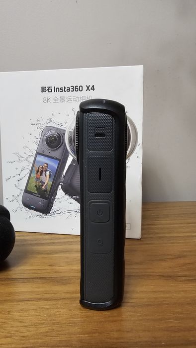 Экшн-камера Insta360 X4