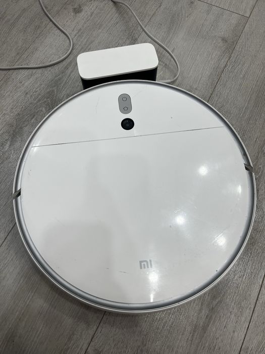 Продаю робот-пылесос Xiaomi Mi Robot Vacuum-Mop 2