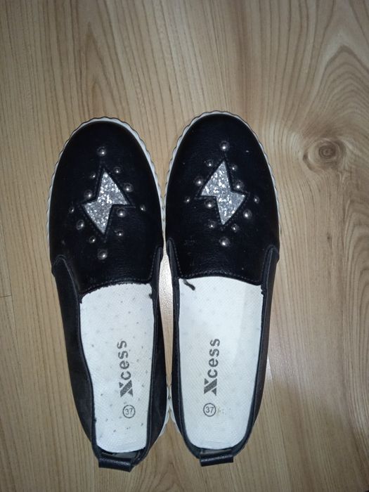 Черни платненки.