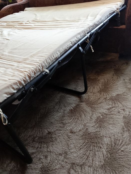 Разтегателен диван