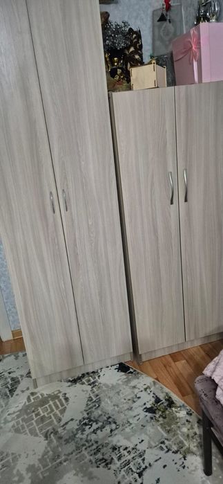 Платяной и бельевой шкафы