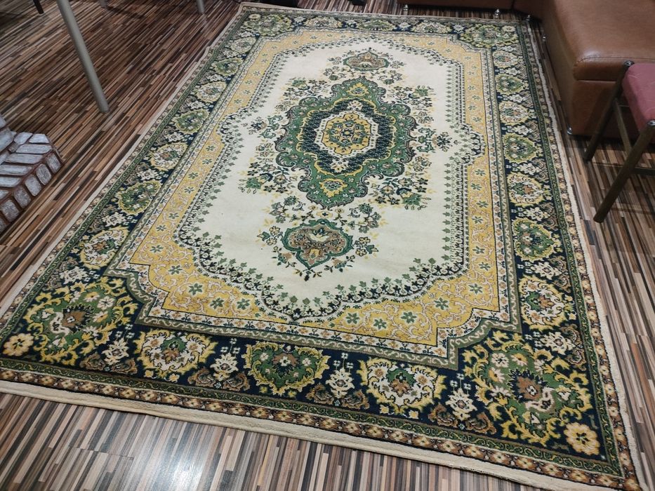 Продам натуральный ковер б/у