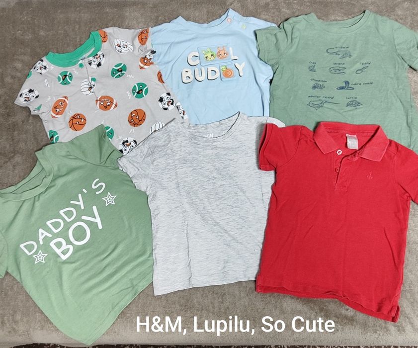 Lot bluză cu mânecă scurtă pentru băiețel, mărimi între 92–98.

În sta