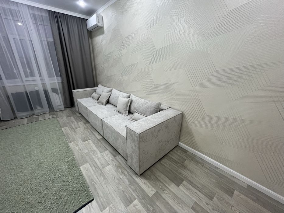 Диван.           /