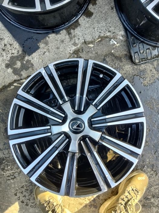 Литые диски Lexus r18