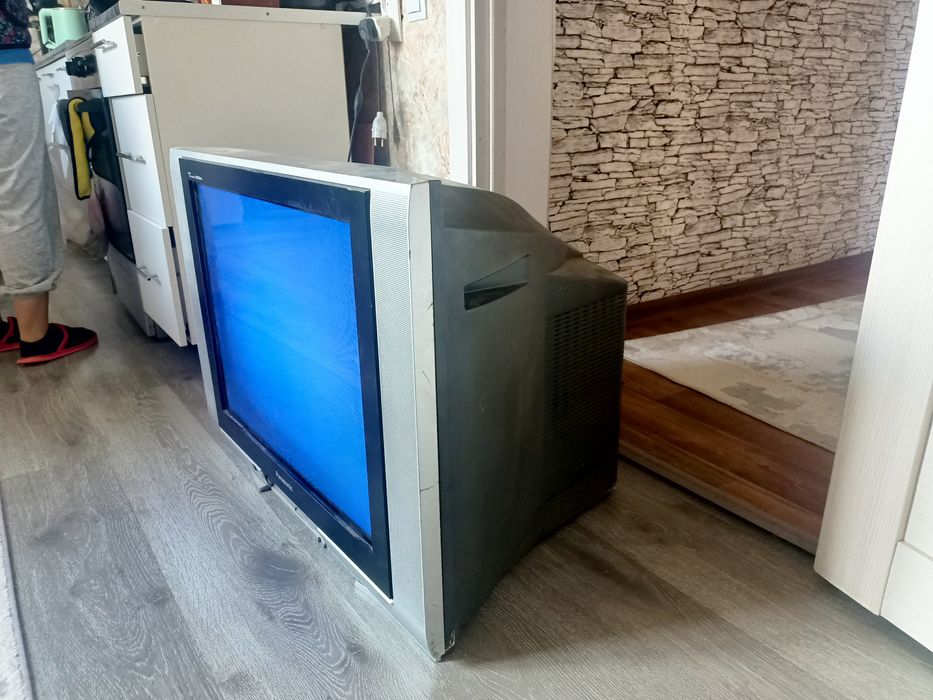 Продам телевизор