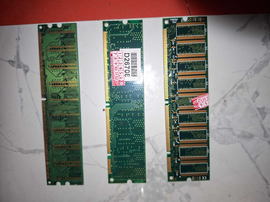 Memorii SDRAM și DDR1 (128MB / 512MB)