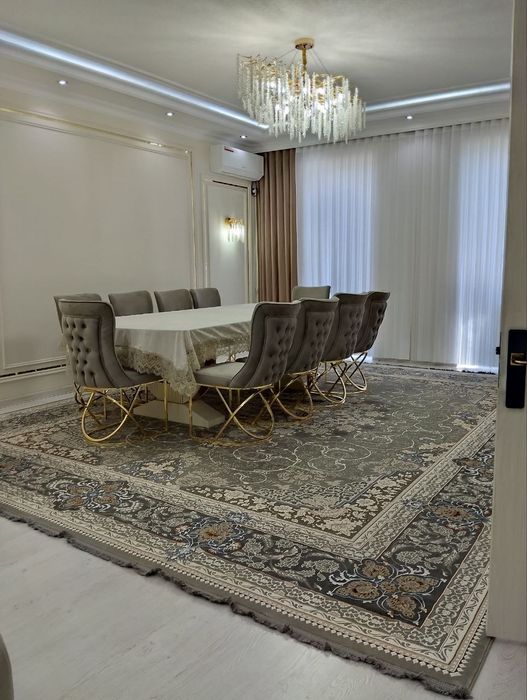 Oq tosh dacha quyoshka yaqin toĝ baģrida