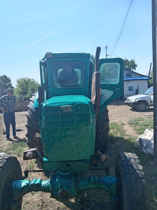 Срочно продам трактор