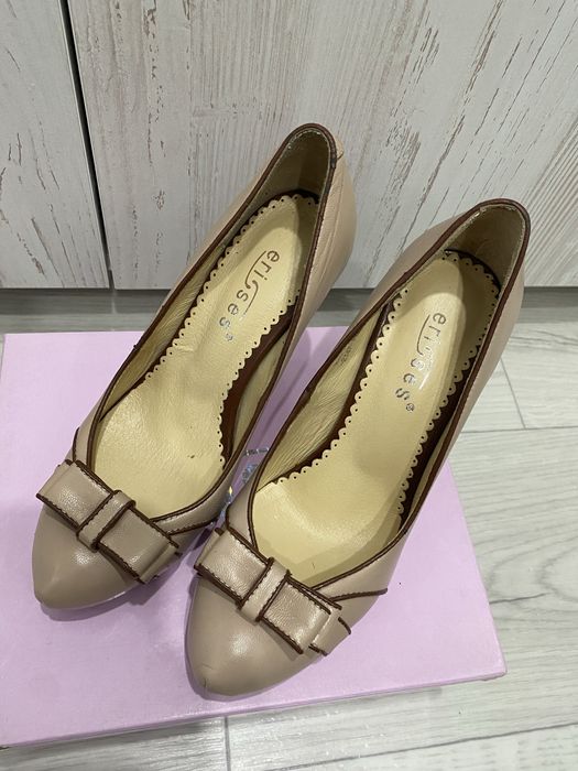 Продам женские туфли