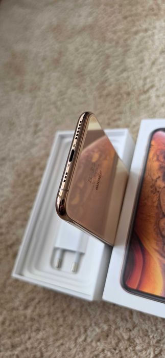 Продавам 12 Pro Gold и XS Gold перфектни