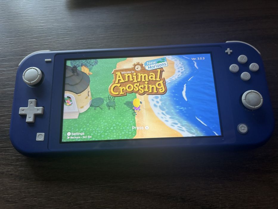 Switch Lite + Animal Crossing