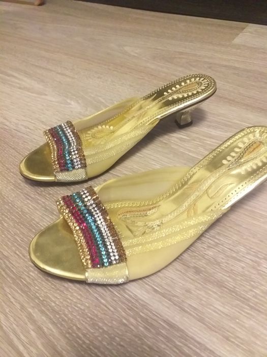 Женская обувь шлепки 38р