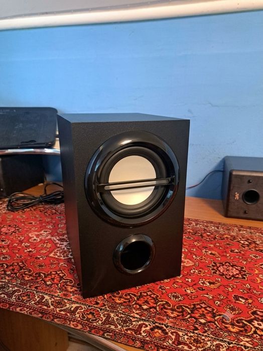 Sistem Audio 2.1 Easy Line Q 600 – Sunet Puternic și Clar (Subwoofer + Sateliți)