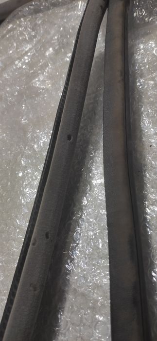 Уплотнительные резинки дверей на Ауди 100 С4.