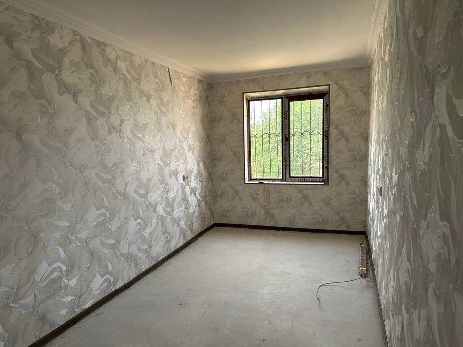 4х комнатная квартира с новым ремонтом на районе Супера