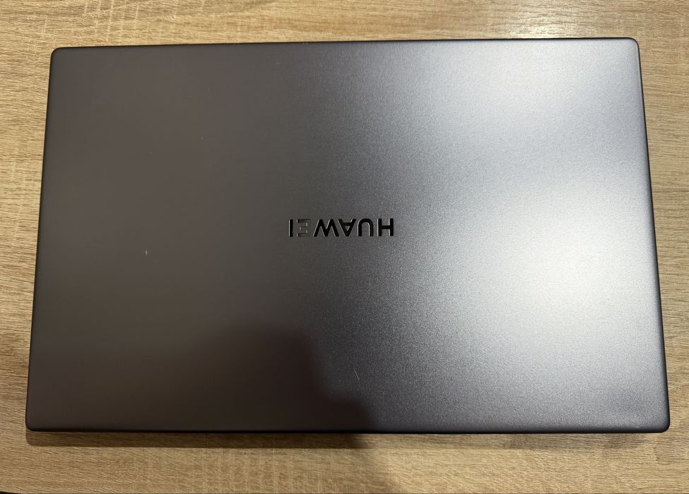 Ноутбук HUAWEI.