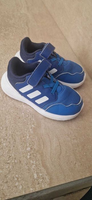 Детски маратонки adidas номер 26 като нови