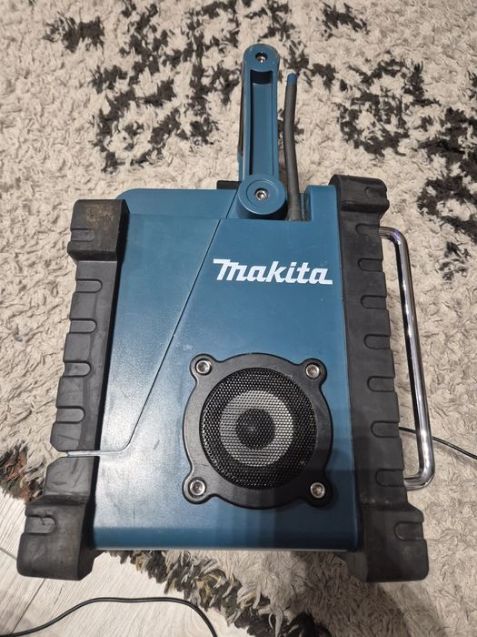 Radio makita 18v dmr 100