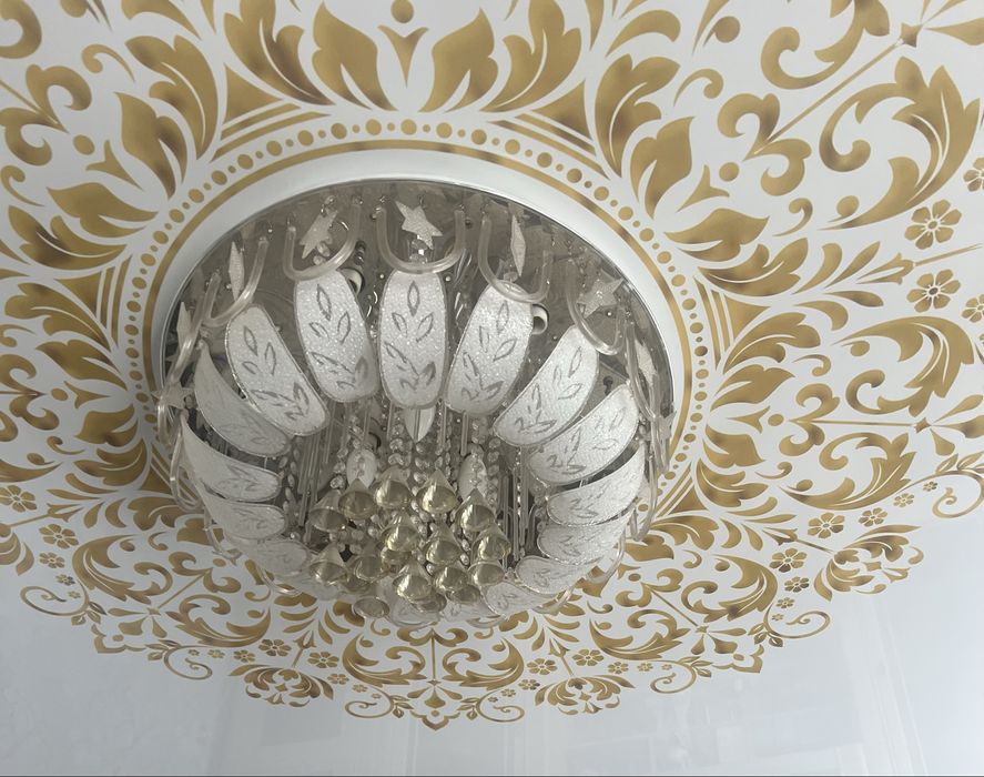 Продам люстру в хорошем состоянии