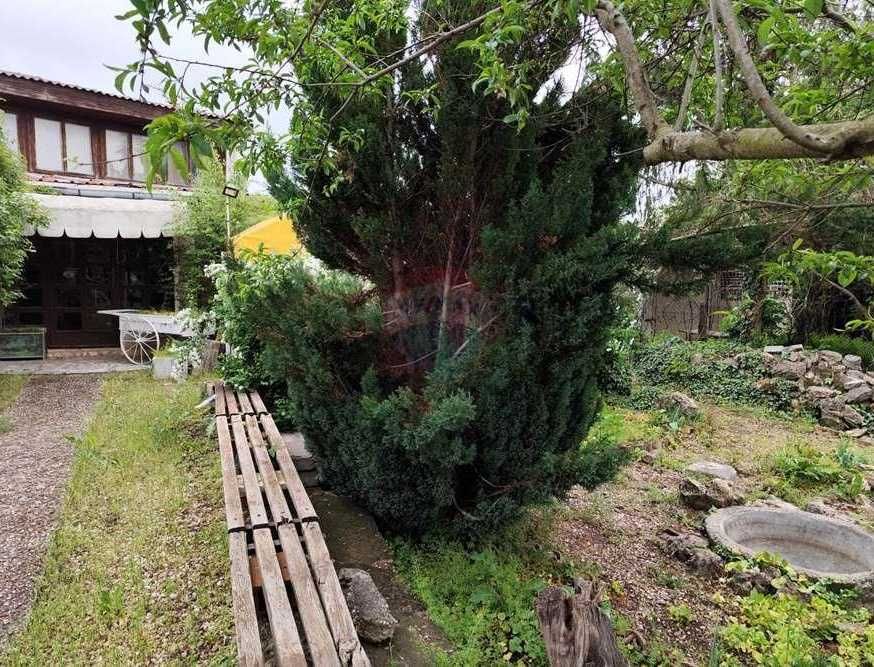 Продава се Къща в Добрич, Автогара - 527 кв.м за 342 €/кв.м - Снимка #2