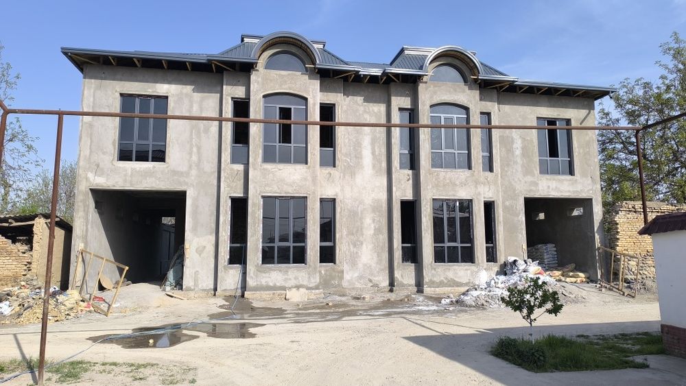 Uchastka sotiladi 2 etaj 7 xona +padval: 139 700 у.е. - Sotish Yangibozor на Olx