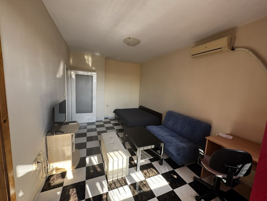 Дава се под наем Едностаен апартамент в Плевен, Широк център - 40 кв.м за 229.5 € - Снимка #1