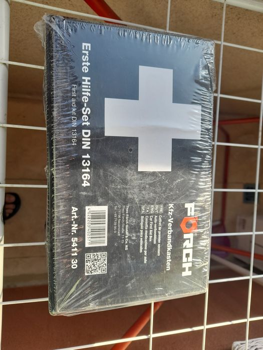 Аптечка . Чисто нова .