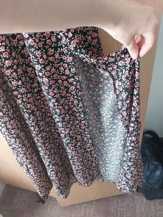 Rochita neagra cu floricele
