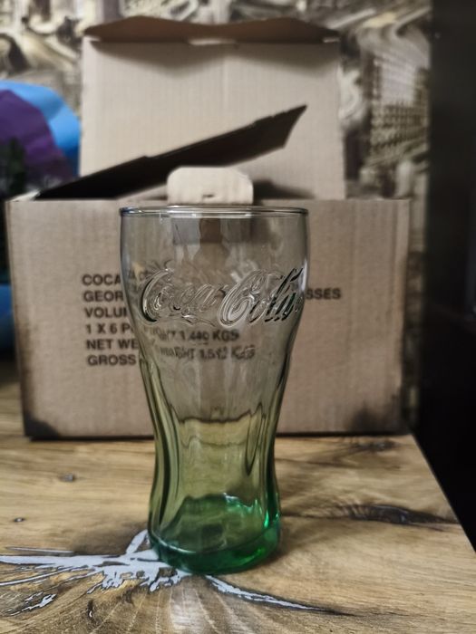 Стаканы кока кола