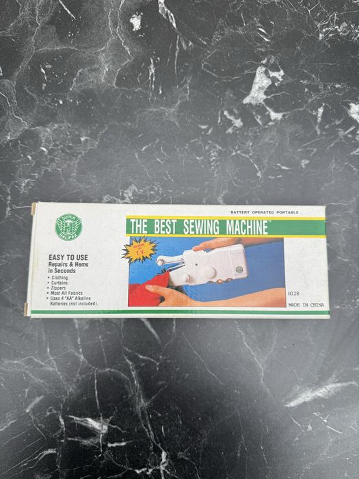 Малка ретро шевна машина - Чисто нова!