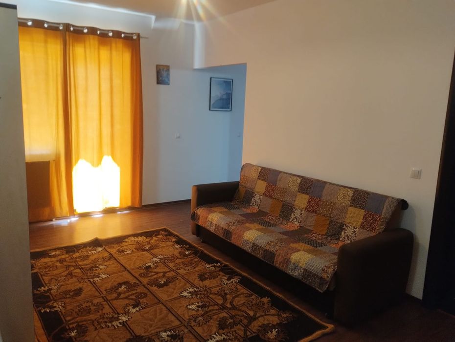 Închiriez garsonieră