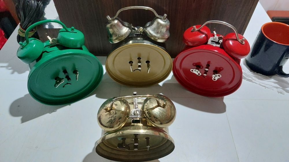 ceas de masă Aradora  Meister Anker