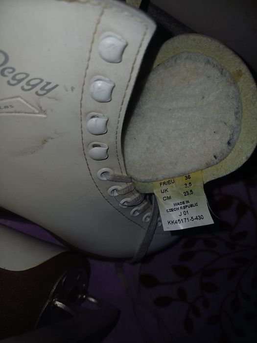 Продам коньки кожанные