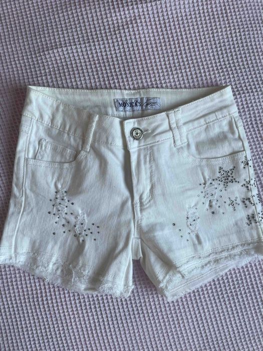 Бели къси панталони с апликирани кристали, размер S