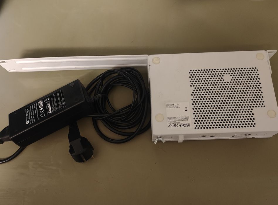 PoE коммутатор MikroTik CRS112-8P-4S-IN