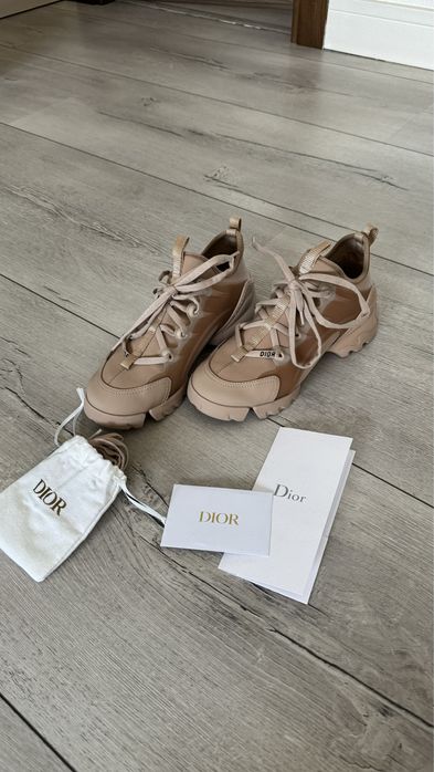 Adidasi Dior,stare impecabila