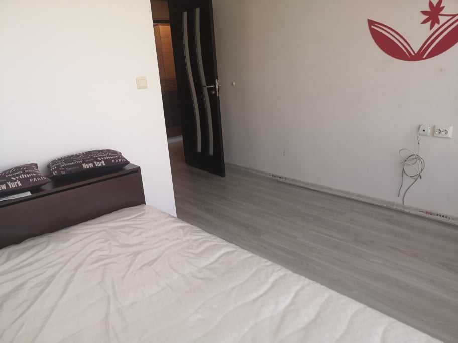 Дава се под наем Двустаен апартамент в Бургас, Меден рудник - зона А - 60 кв.м за 127.5 € - Снимка #1