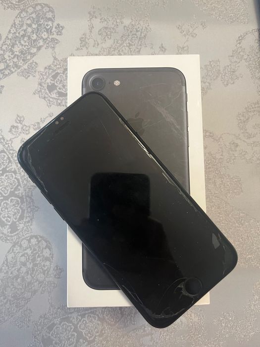 iPhone 7 32 GB Black с Кутия
