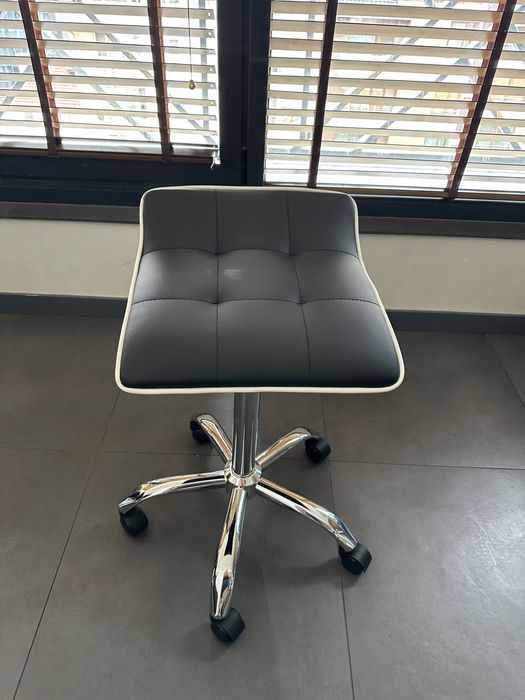 Висок стол на колелца Париж + 24м гаранция