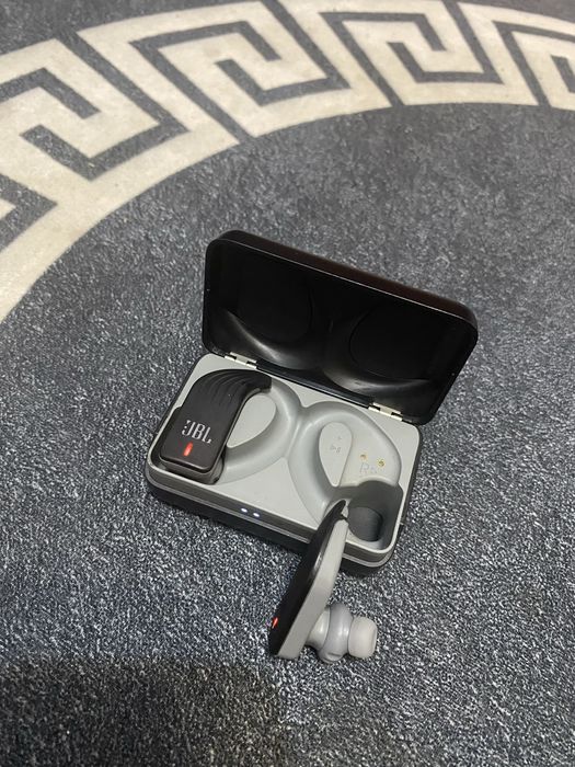 Căști JBL Endurance peak-stare foarte bună