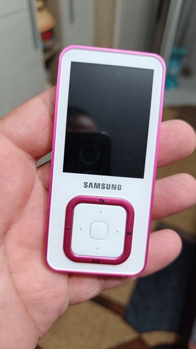 Vând carcasa cu display MP3 Samsung YP-Q3