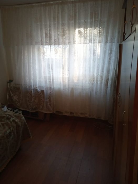 Vand apartament 2 camere semidecomandat