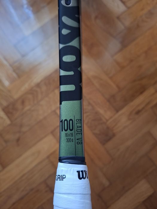 Wilson  Blade  100 V8
