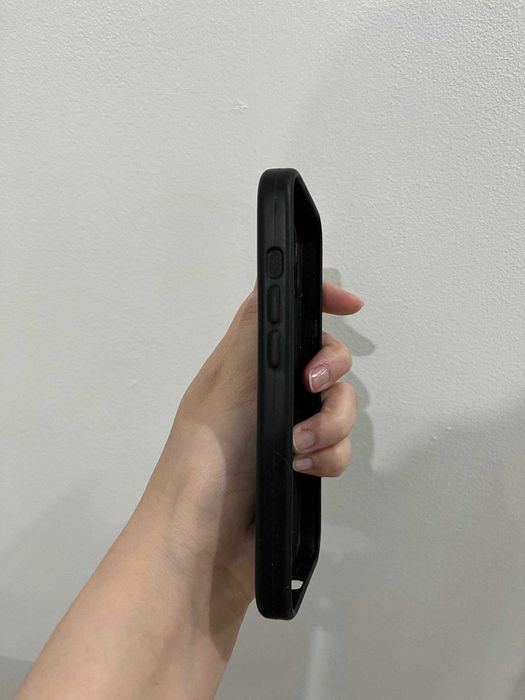 Отдам чехол для iPhone 13 бесплатно