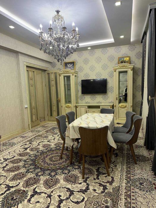 Срочно М.Улугбек туманида Корасу 3 дахасида коттедж ижарага берилади.