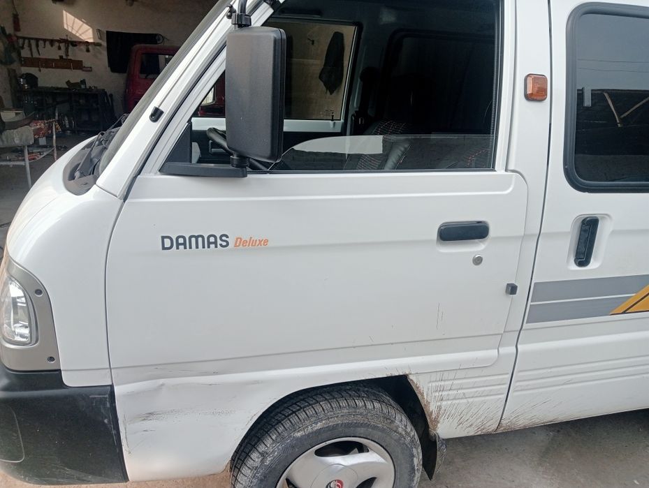 Damas eshik sotiladi bu