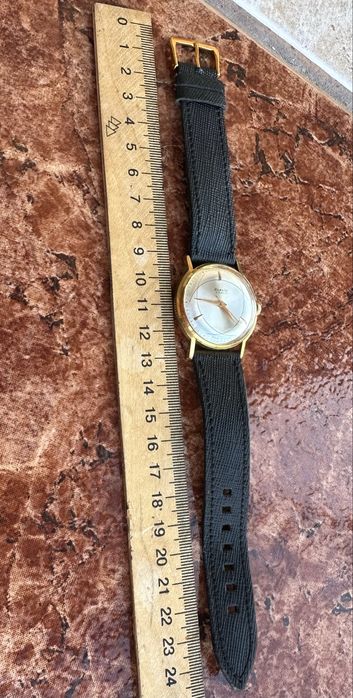 Сьветски механичен часовник Ракета балтика,позлатен аи 20